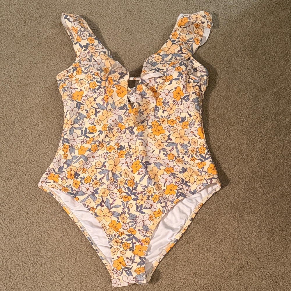 NWT Cupshe Floral Ruffle One Piece (Size L)